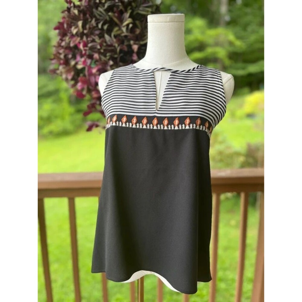 THML Embroidered Sleeveless Blouse Size M Black White Striped Keyhole Top